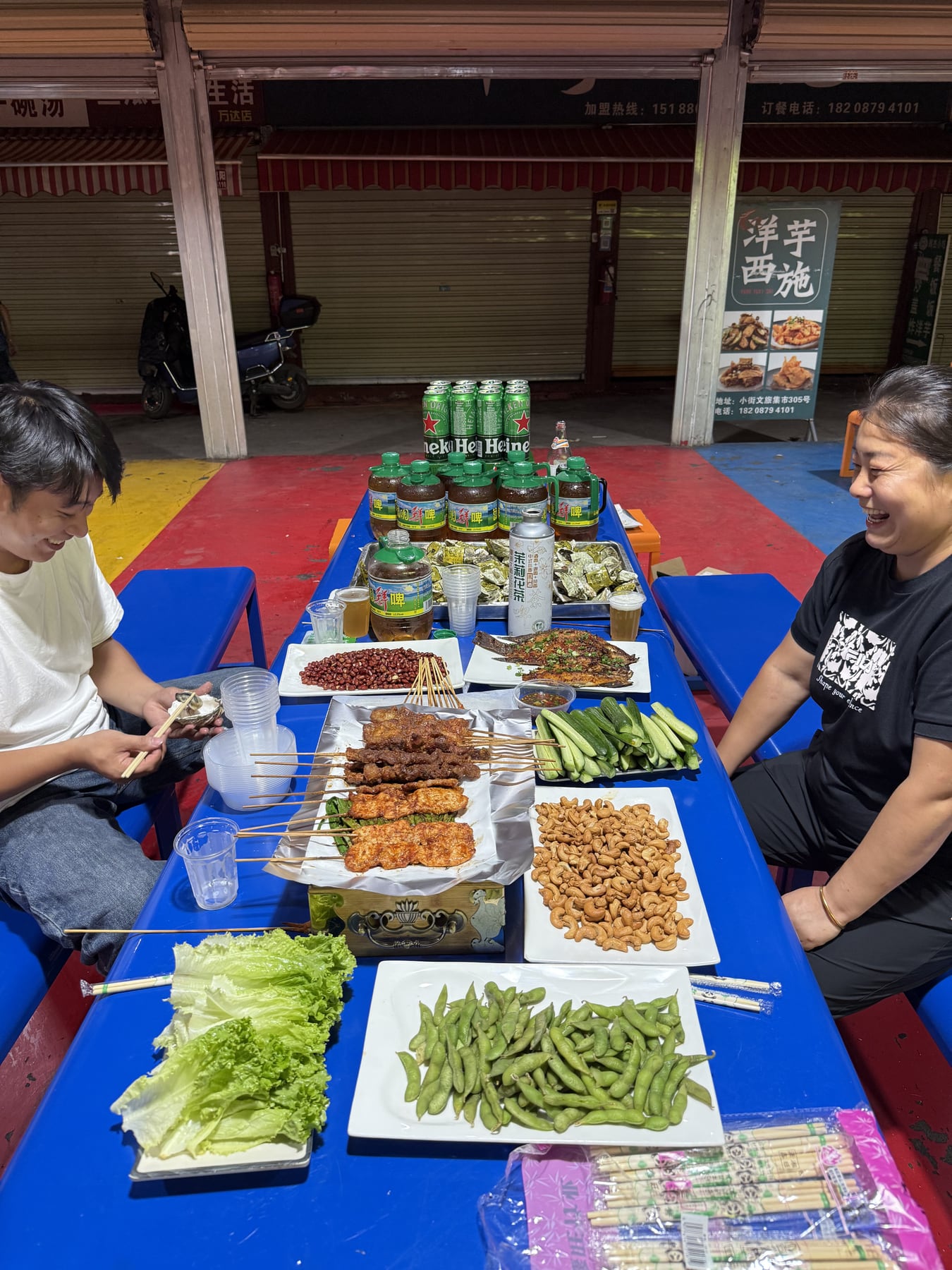 夜市餐桌菜品